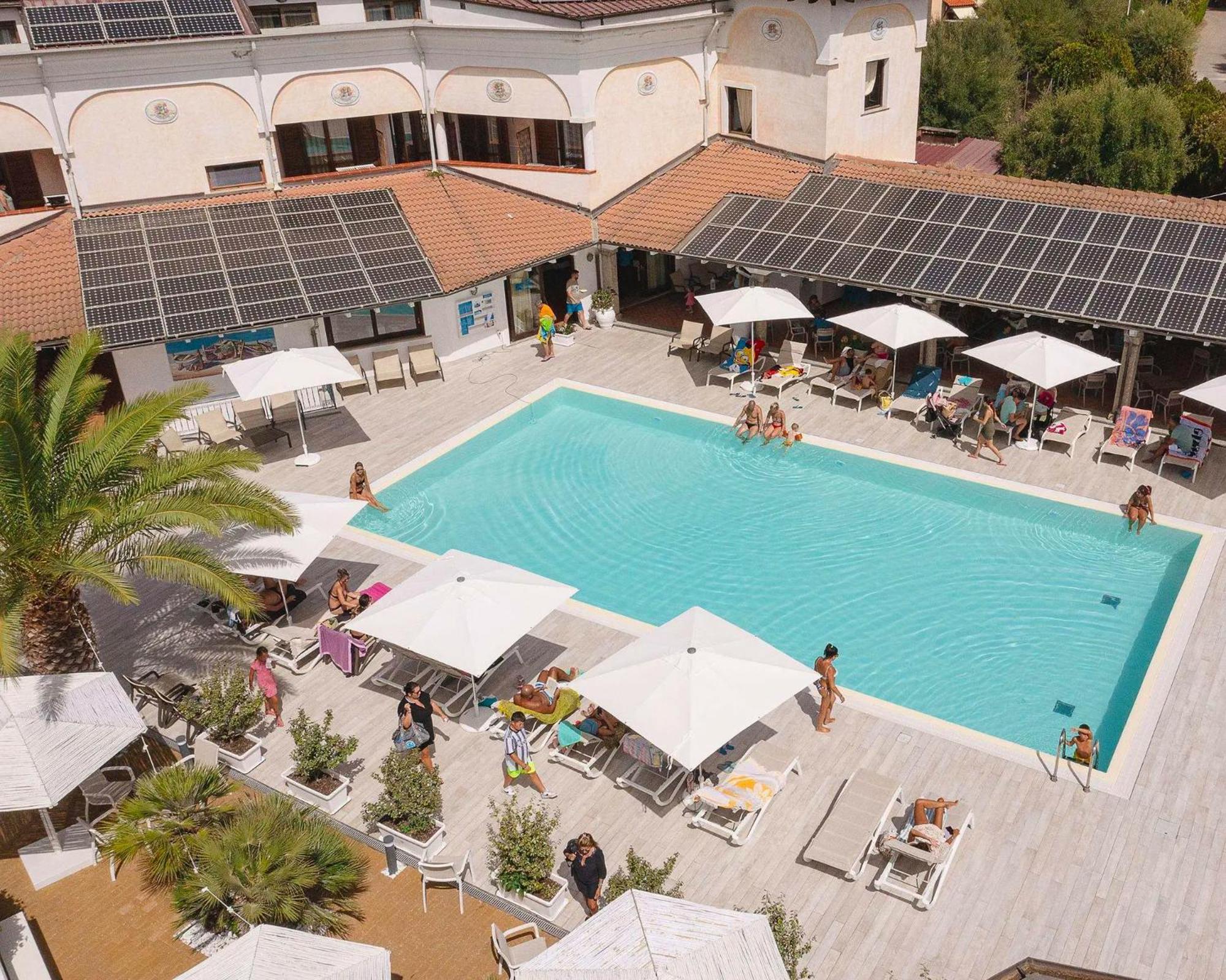 Hotel Zeta Club San Teodoro Le Rose Esterno foto