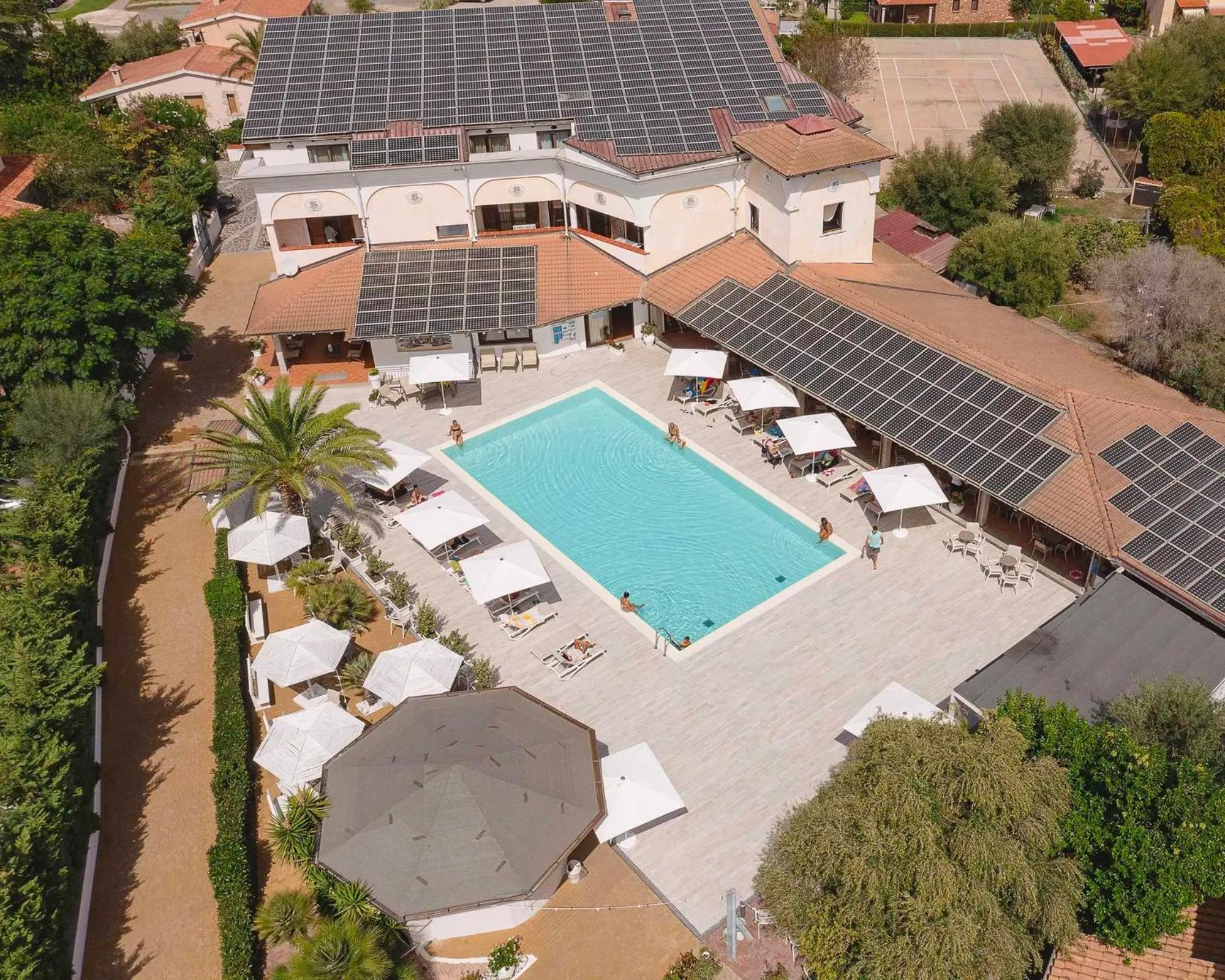 Hotel Zeta Club San Teodoro Le Rose Esterno foto