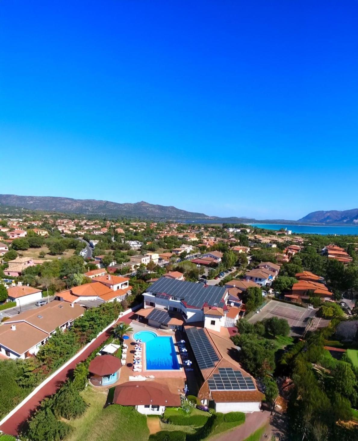 Hotel Zeta Club San Teodoro Le Rose Esterno foto